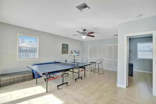 4 Bedroom Home with Game Room and Pool