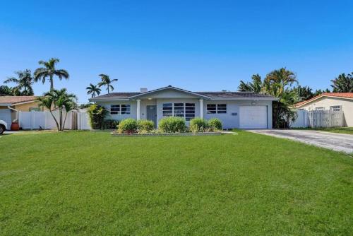 4 Bedroom Home with Game Room and Pool