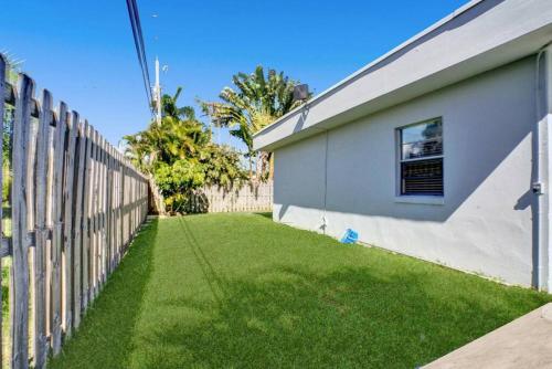 4 Bedroom Home with Game Room and Pool