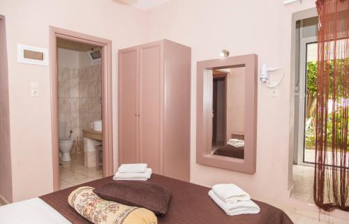 Fantastic Hotel 1 - image 10