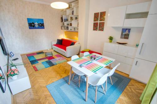 Little Americas Washington Tower Apartment 4