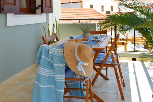 Erkély/terasz, Captain Ilias House Chalki in Halki