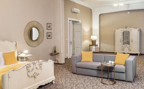 Superior Double Room image 3