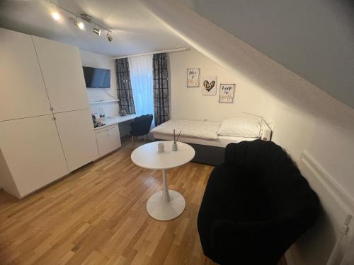 Einzelzimmer mit privatem Bad nähe Ulmer Donautal - ideal für Geschäftsreisen in Ulm, Deutschland