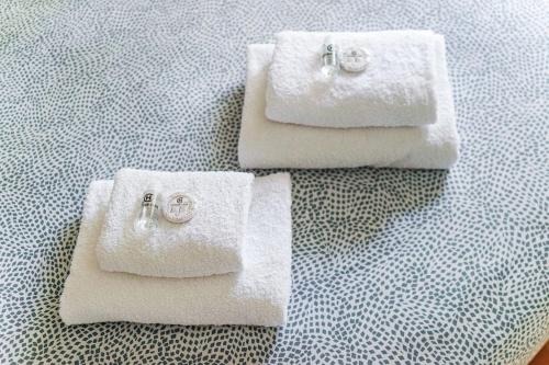 Apartment in the Middle of Everything - image 12