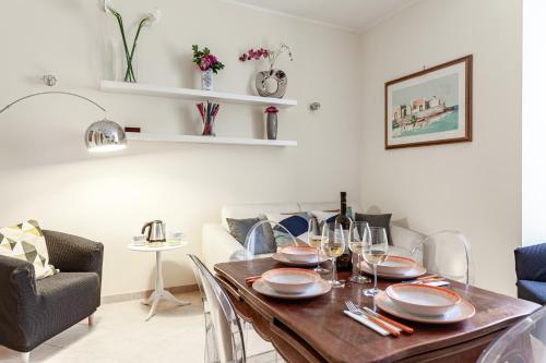 Hostly-Volturno Suite Apartment-Center of Rome, Roma