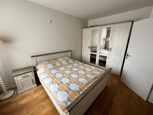 Spacious 2 Bedroom App in the Center with Balcony