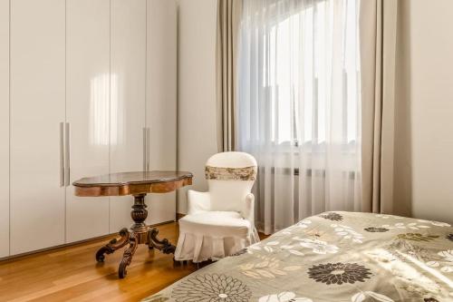 Three Floors Home - image 6