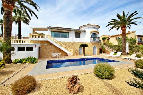 Golondrina - panoramic hillside holiday house in Moraira