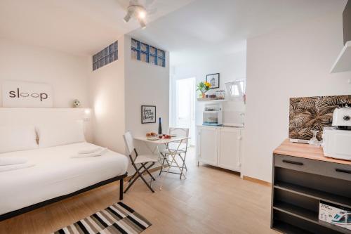 GuestHost - Room 4 - Lovely & Functional Studio, Bari