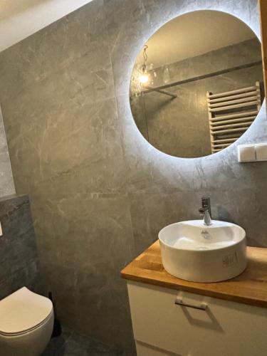 2 bedrooms, 5 beds