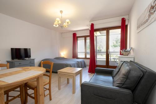 Superior One-Bedroom Apartment with Balcony