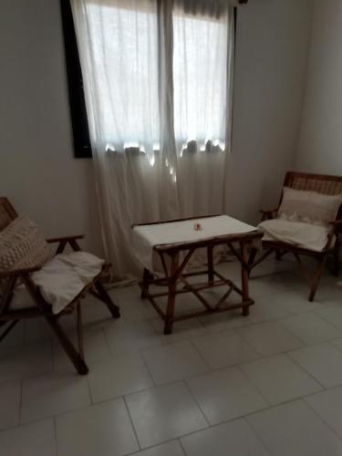 Maison Manour Chambre espacée et climatisée (Maison Manour Chambre espacee et climatisee) in Mbour