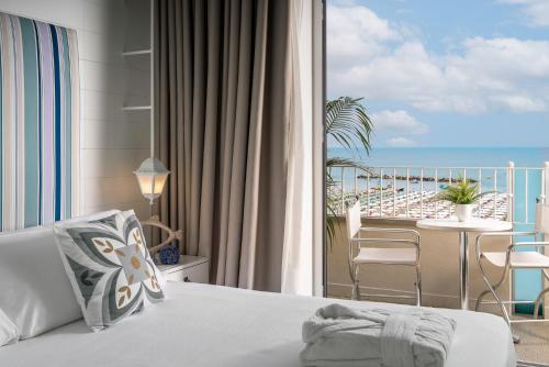 Luxor Cattolica Beach Hotel - Cattolica