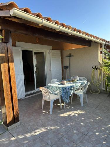 HOLIDAYLAND 431 VILLA T2 MEZZANINE CLIM 8 couchages climatisé NARBONNE PLAGE