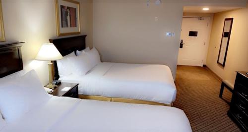 Standard Queen Room with Two Queen Beds and Bath/Shower