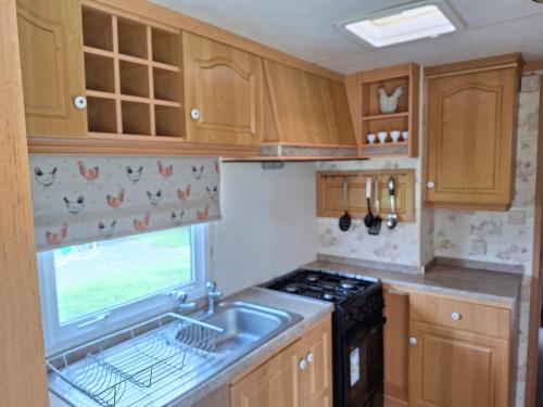 Thornbury Holiday Park - Tap to explore photos