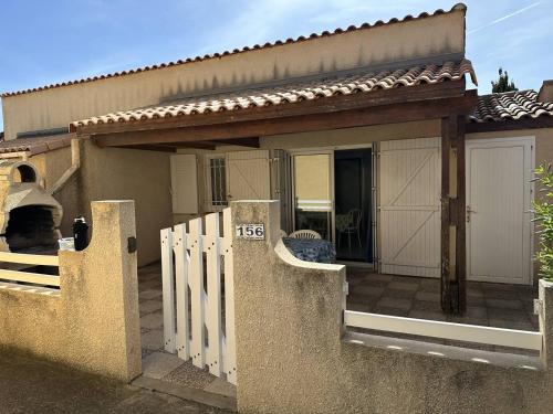 HOLIDAYLAND 156 VILLA T2 MEZZANINE 8 couchages NARBONNE PLAGE