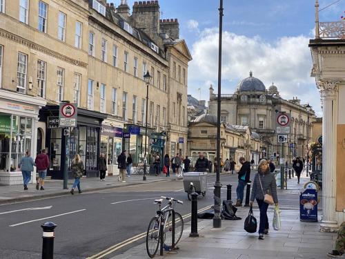 Stunning Central Bath Townhouse off Pulteney Bridge, Bath (photo 11)