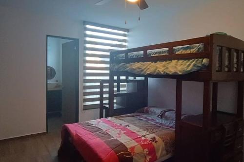 Casa cañadas. Amplia, cómoda y hermosa. in La Cañada, Mexico
