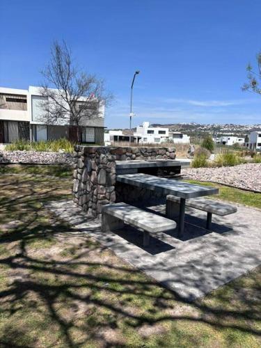 Casa cañadas. Amplia, cómoda y hermosa. in La Cañada, Mexico