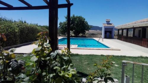 . 4 bedrooms house with shared pool jacuzzi and furnished terrace at Noguericas