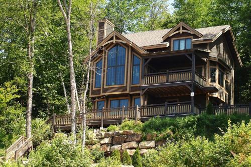 Chalet 17 Chemin Blanc by Les Chalets Alpins in Stoneham (QC)