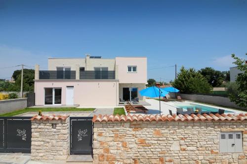 Ferienhaus mit Privatpool für 10 Personen ca 220 qm in Šišan, Istrien Südküste von Istrien, Šišan