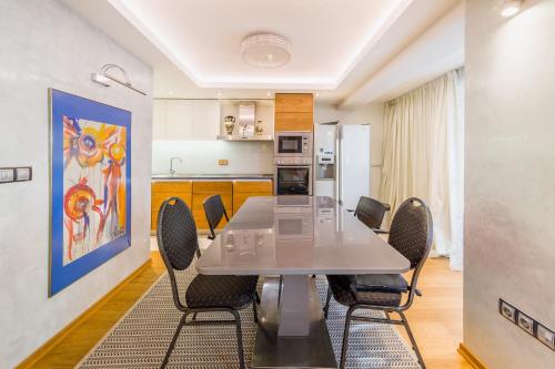 Signature Suite - 1 Bedroom by Flat Manаger, Sofia (Foto 4)