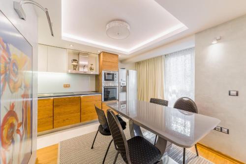 Signature Suite - 1 Bedroom by Flat Manаger, Sofia (Foto 3)