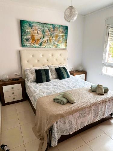 Beautiful 3 bed, 2 bath modern apartment