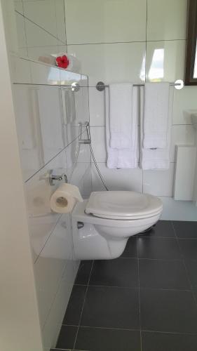 ISLA HOLIDAY HOME ISLA HOLIDAY HOME