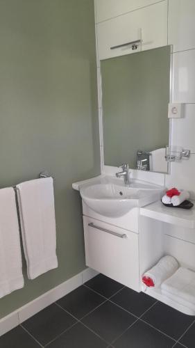 ISLA HOLIDAY HOME – Anse Royal