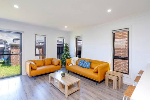 Lovely 4 bedrooms house to Ed station