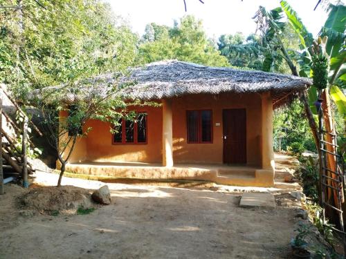 Cosmic Mud House Kanthalloor - image 4