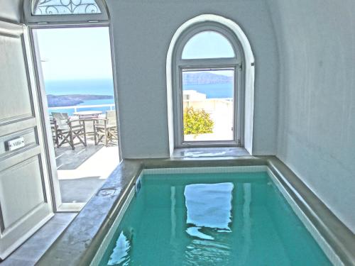 Yposkafo Suites - Villa - Santorini