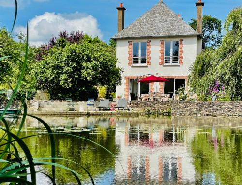 Le Moulin de Bury, Maison de campagne au bord de la rivière à 13 kms au Sud de Rennes - Location saisonnière - Chavagne