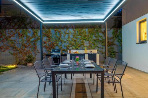 Schönes Ferienhaus Villa Ziganto (Schones Ferienhaus Villa Ziganto) in โปเลียเน