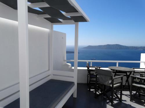 Yposkafo Suites - Villa - Santorini