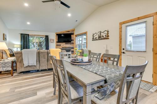 Castle Rock Lake Cabin Water and Trail Access! in Friendship, USA