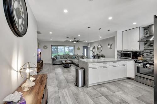 Tradewinds Ultimate Delray Beach Lifestyle 3BR2BA Home with Heated Pool in Delray Beach, USA