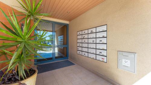 ทางเข้า, Modern & Bright 2 BDR Apartment by LovelyStay in บัววิสตา