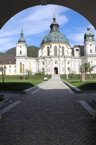 Faciliteter, Zur alten Schmiede in Ettal