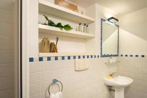 Via Cimabue 8b - Florence Charming Apartments - Metropolitan Loft in Florence - 20 minute walk to city center - excellent base for exploring - less than 5 minute walk to the supermarket - amazing bakery on the corner