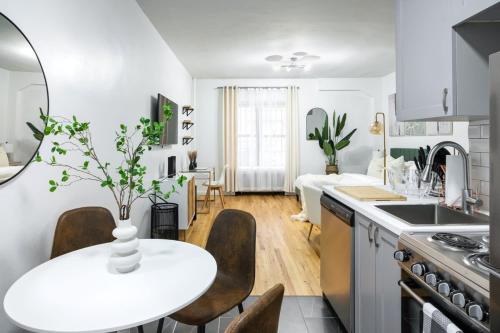 74-1A New Studio in Prime UWS - GYM In Building, New York (fotografie 2)