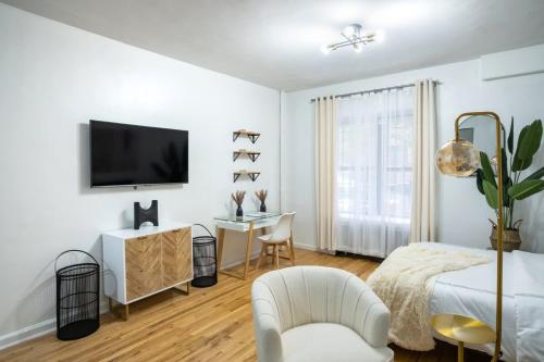 74-1A New Studio in Prime UWS - GYM In Building, New York (fotografie 6)