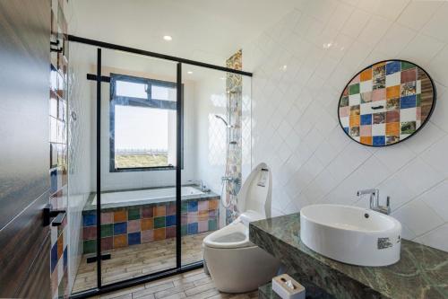 Twin Room with Sea View image 5