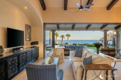 Luxe Villa Las Arenas: Exclusive Seaside Serenity in Cabo San Lucas, Mexico