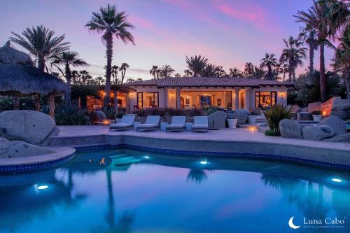 Luxe Villa Las Arenas: Exclusive Seaside Serenity in Cabo San Lucas, Mexico