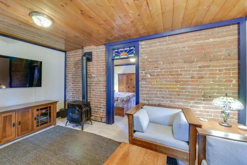 0601 Downtown Salida Cottage with Fireplace and Yard in Salida, USA